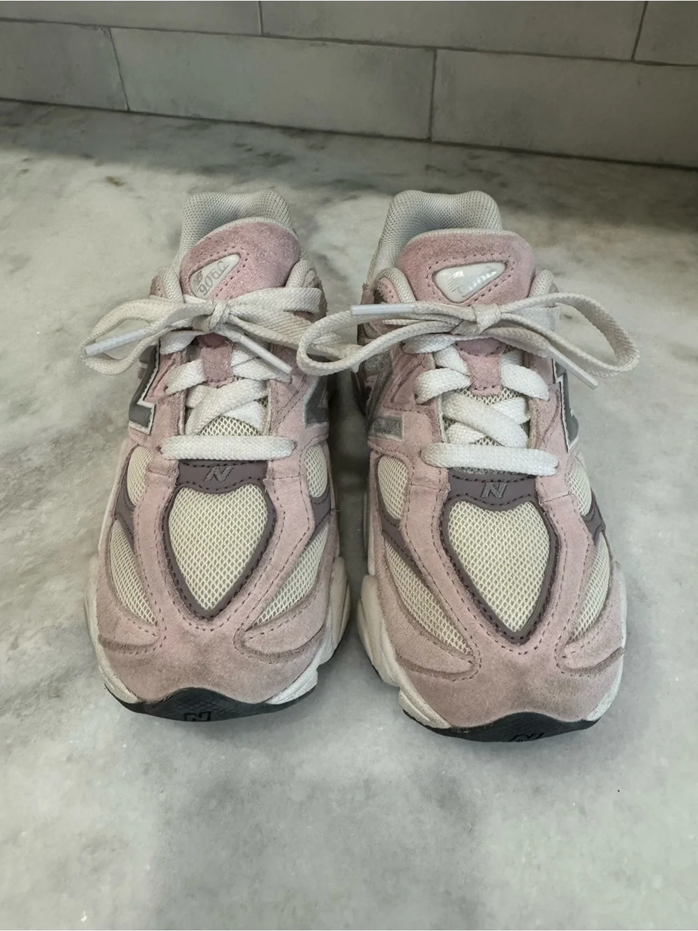 New Balance product pc9060be
